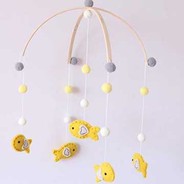 Greenheimturen fördern taktiles Lernen und helfen bei der Entwicklung.. obile für Babybett, mit Tier-Anhänger, Spielzeug und Buntem Filzball für Kinderzimmer nachhaltig